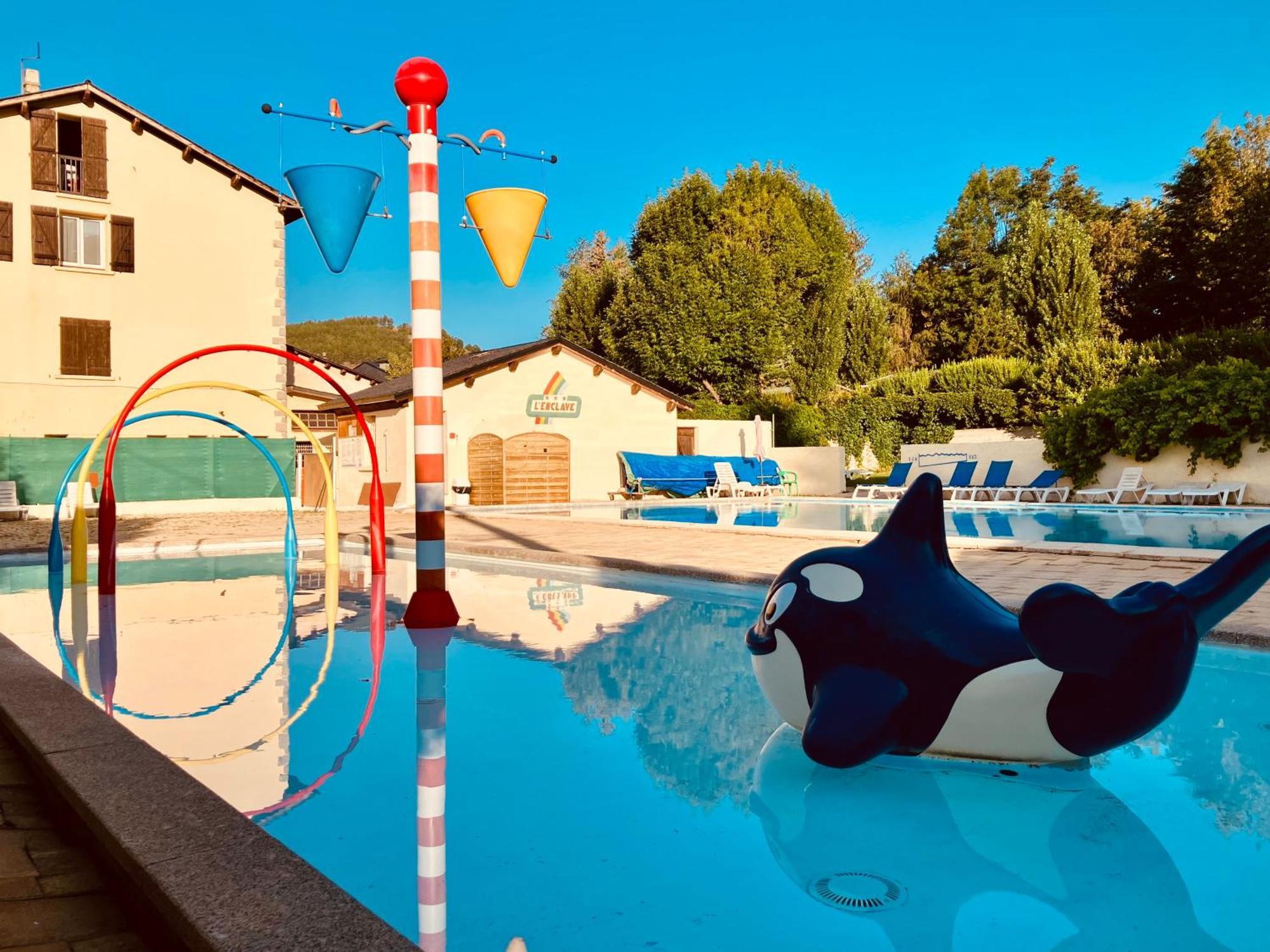 Camping L'Enclave Mobil-Home Estavar 外观 照片