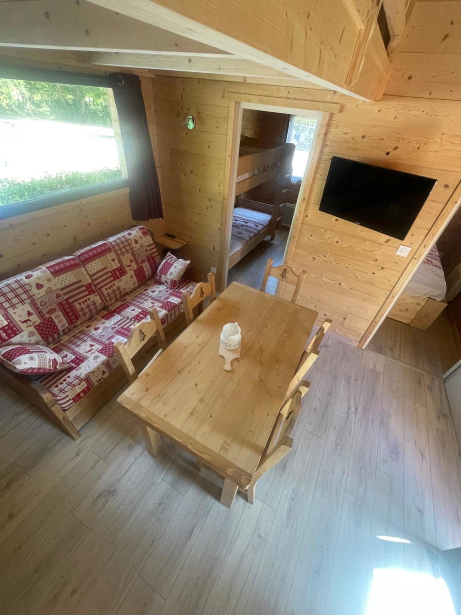 Camping L'Enclave Mobil-Home Estavar 外观 照片