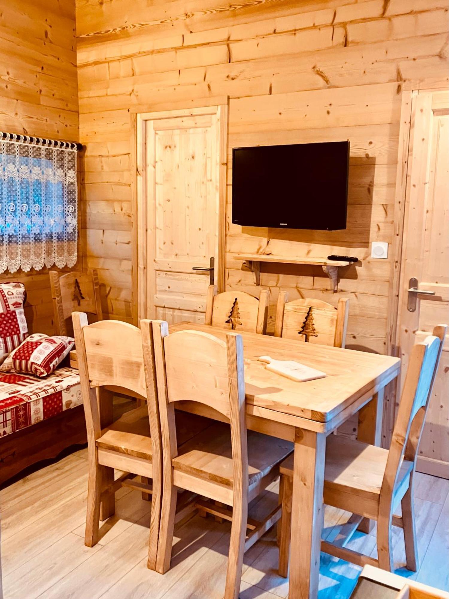Camping L'Enclave Mobil-Home Estavar 外观 照片