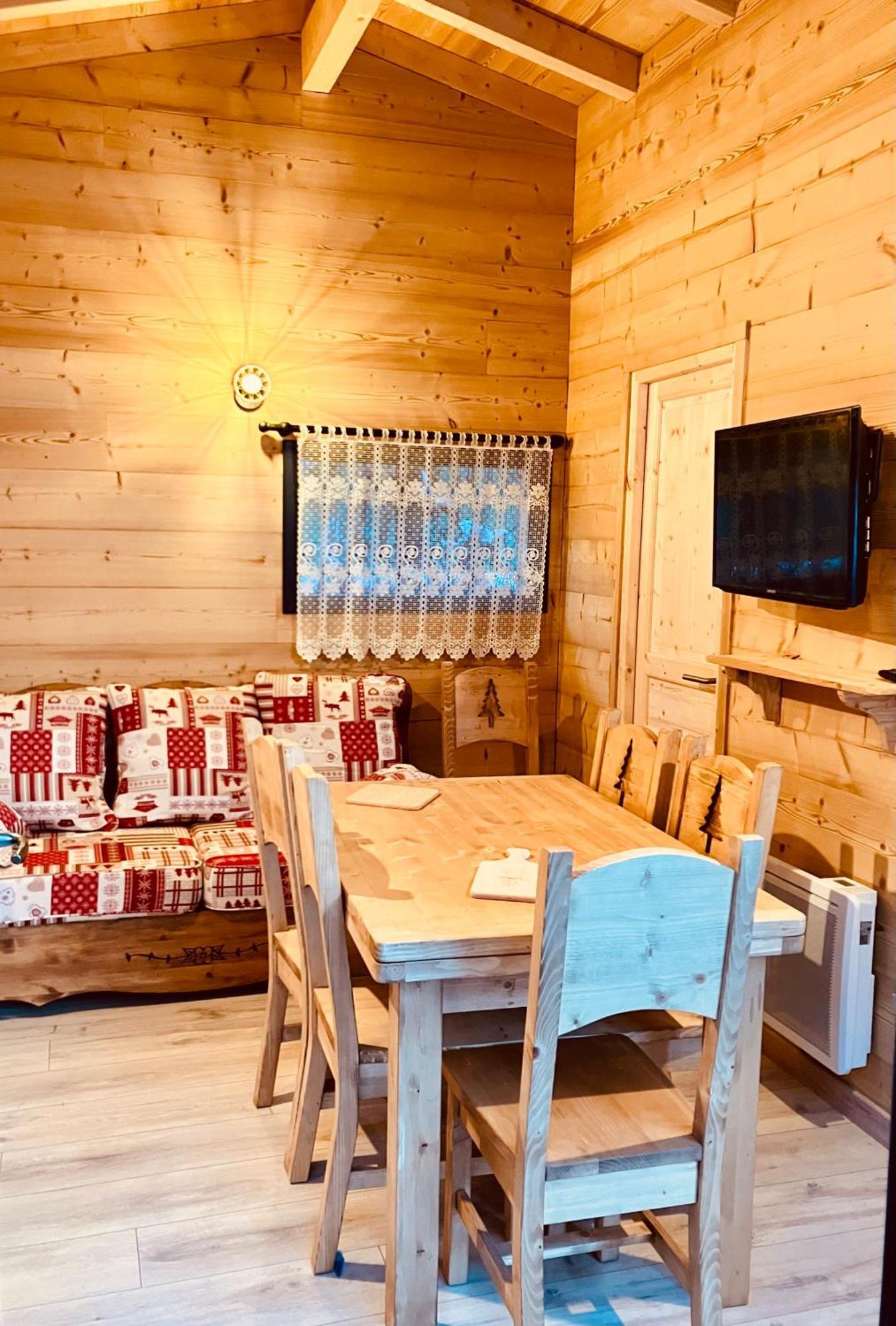 Camping L'Enclave Mobil-Home Estavar 外观 照片